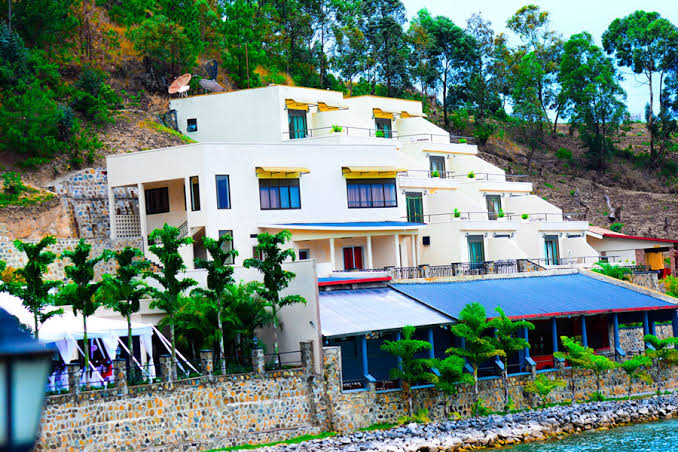 Moriah Hill Resort